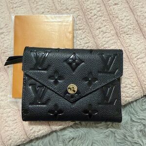 Black Wallet